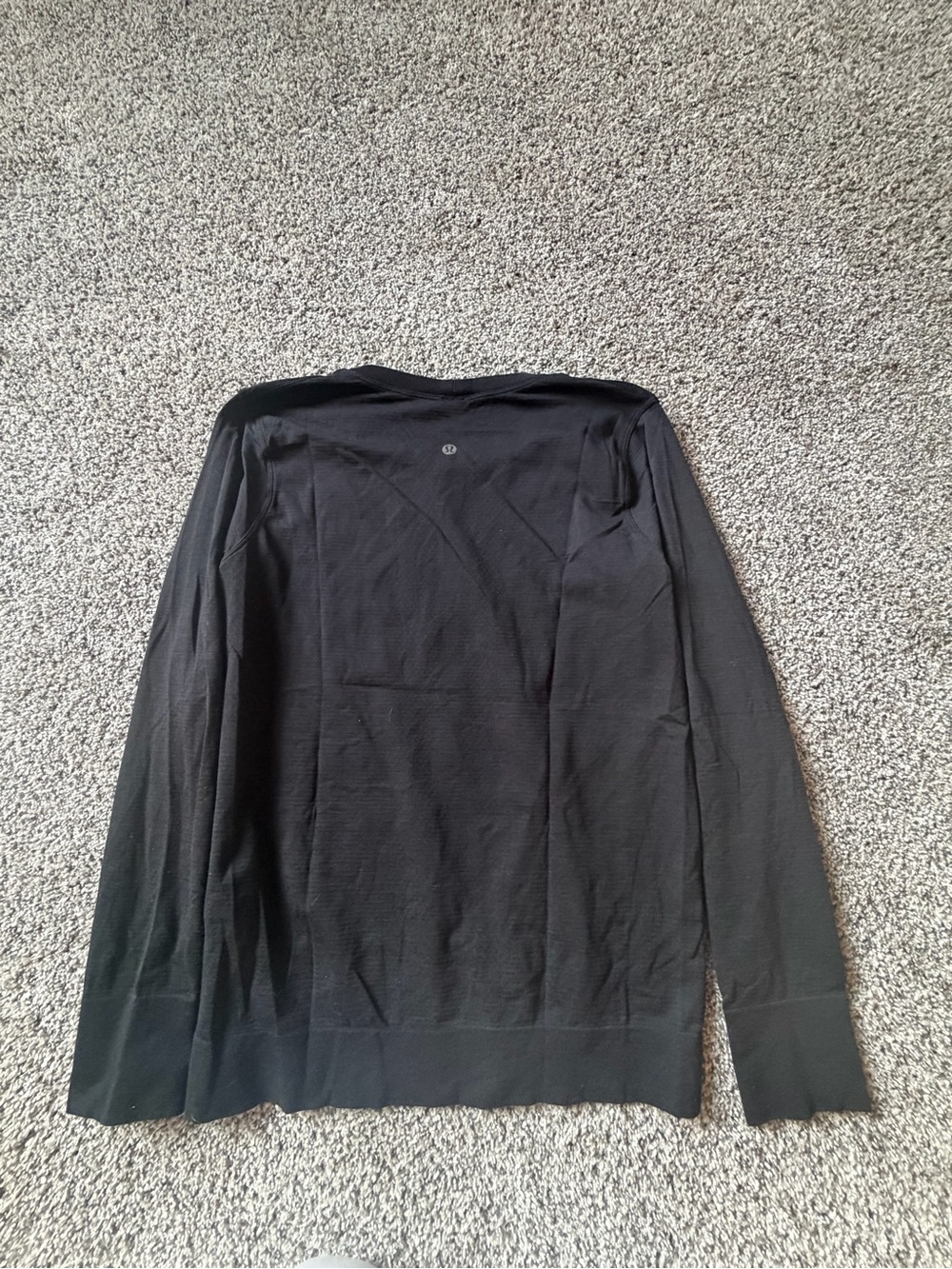 lululemon athletica Women's Black Long-Sleeve Crew Top - Picture 2 of 2